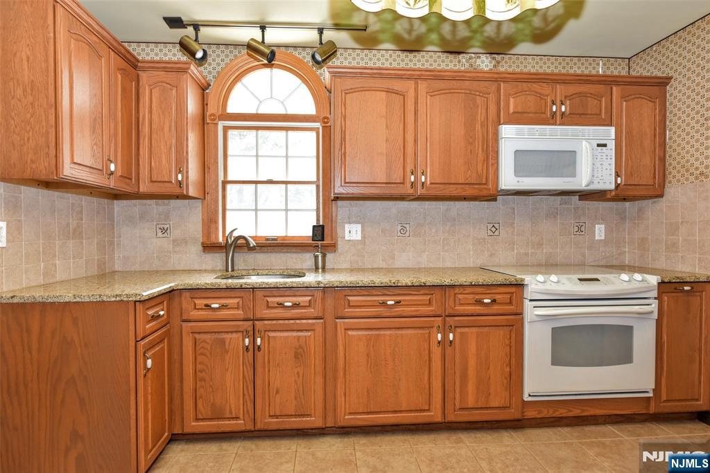 9 Ricker Road West Milford, NJ 07435 - Photo 31 of 44