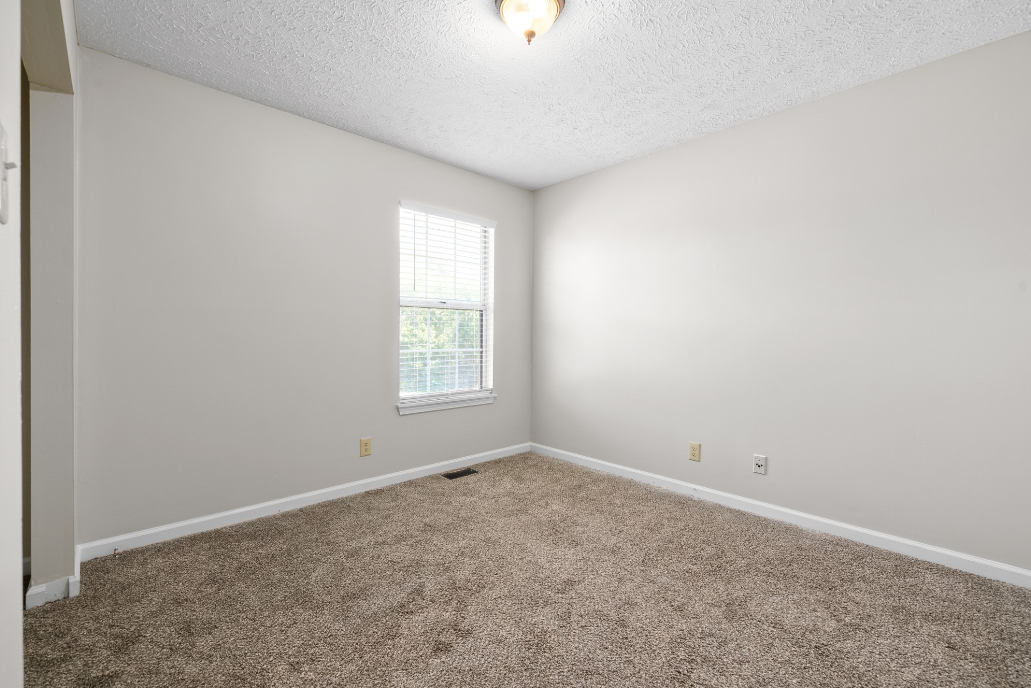 180 Hugh Hunter Road Oak Grove, KY 42262 - Photo 7 of 30 Gallery Image 7