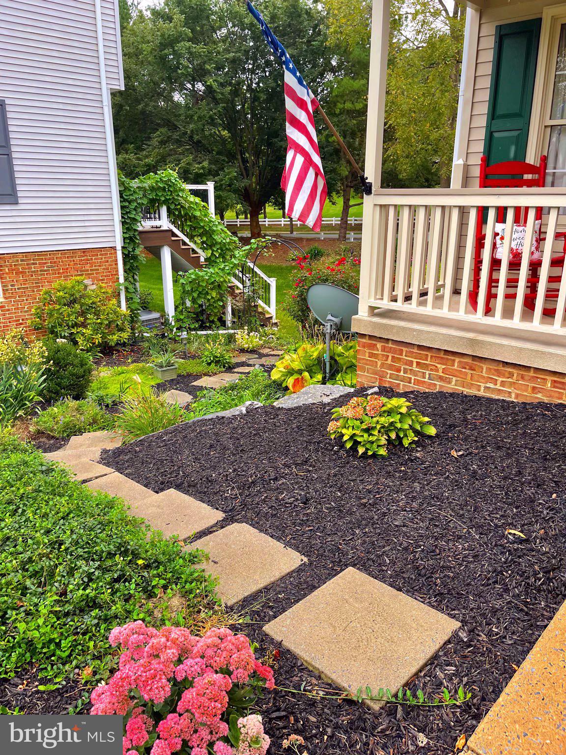 32 Greythorne Road Lancaster, PA 17603 - Photo 2 of 20 Beautiful Entrance