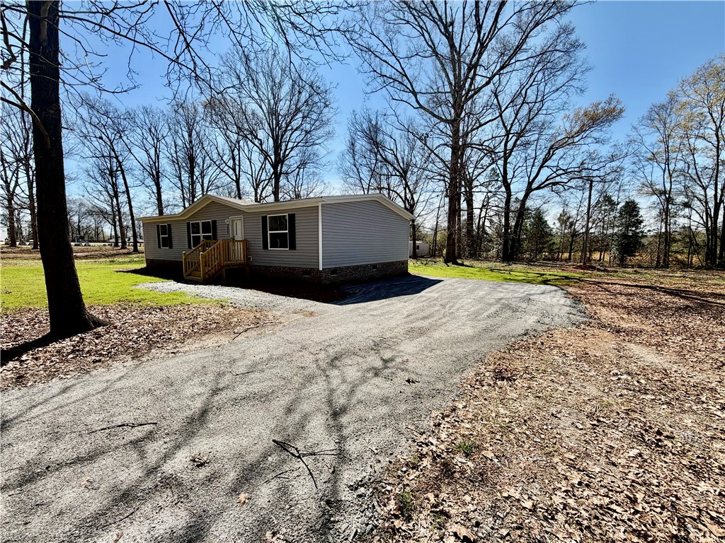 4924 Airline Road Iva, SC 29655 - Photo 5 of 32