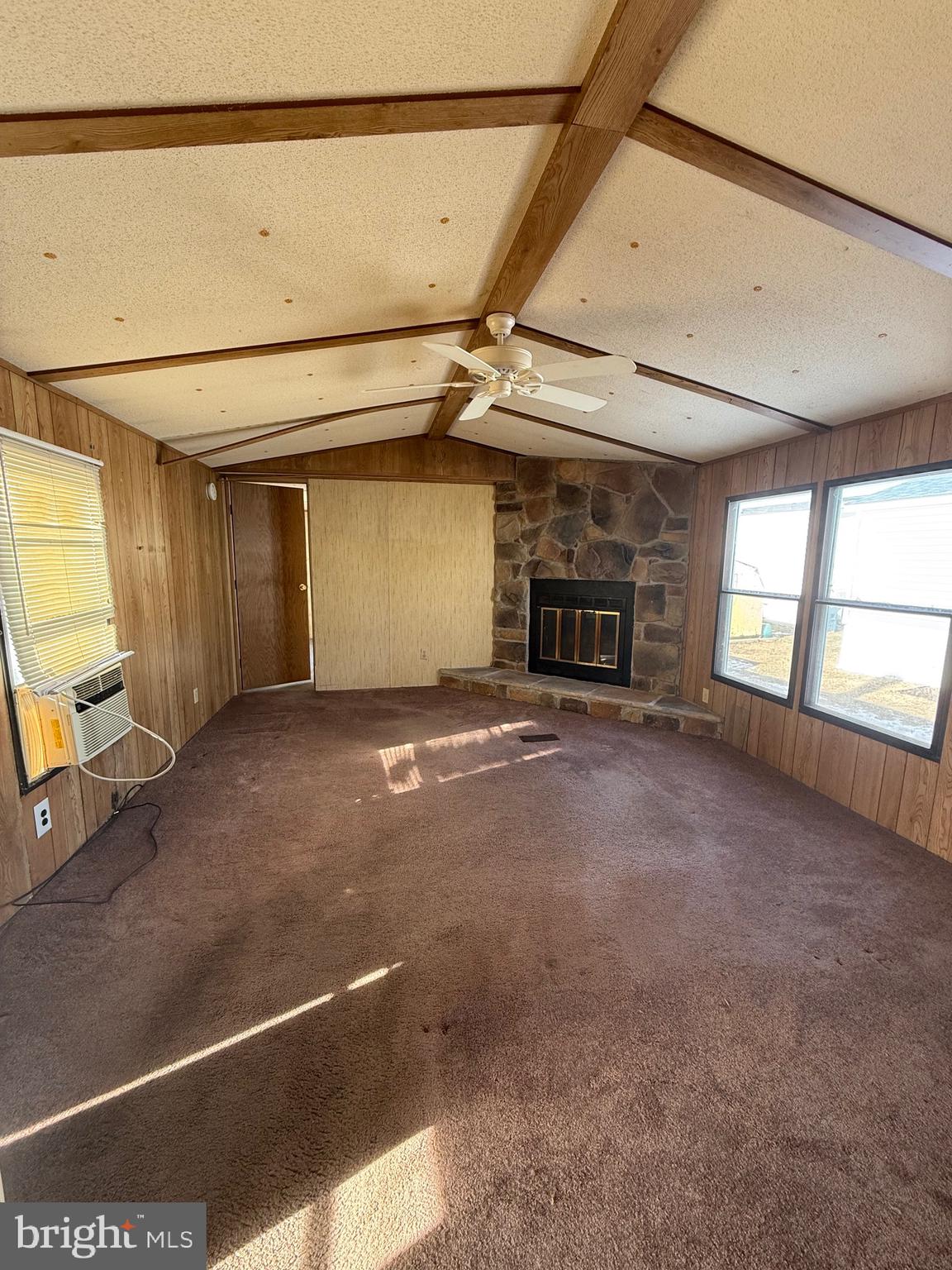 519 Canter Road, Unit 133 Wilmington, DE 19810 - Photo 5 of 14 Living Room