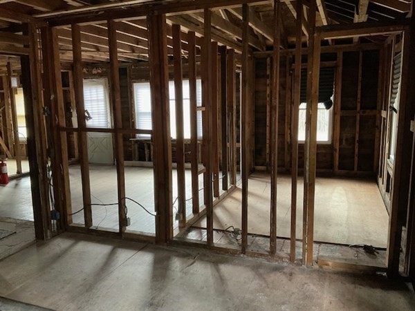 567 Sylvester Road Northampton, MA 01062 - Photo 11 of 30 a view of an entryway with a room