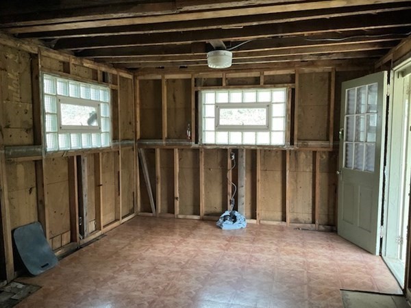 567 Sylvester Road Northampton, MA 01062 - Photo 8 of 30 a view of an empty room