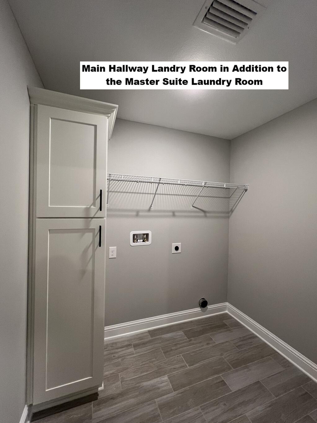 4644 Chanteuse Parkway Crestview, FL 32539 - Photo 17 of 34 a view of a hallway