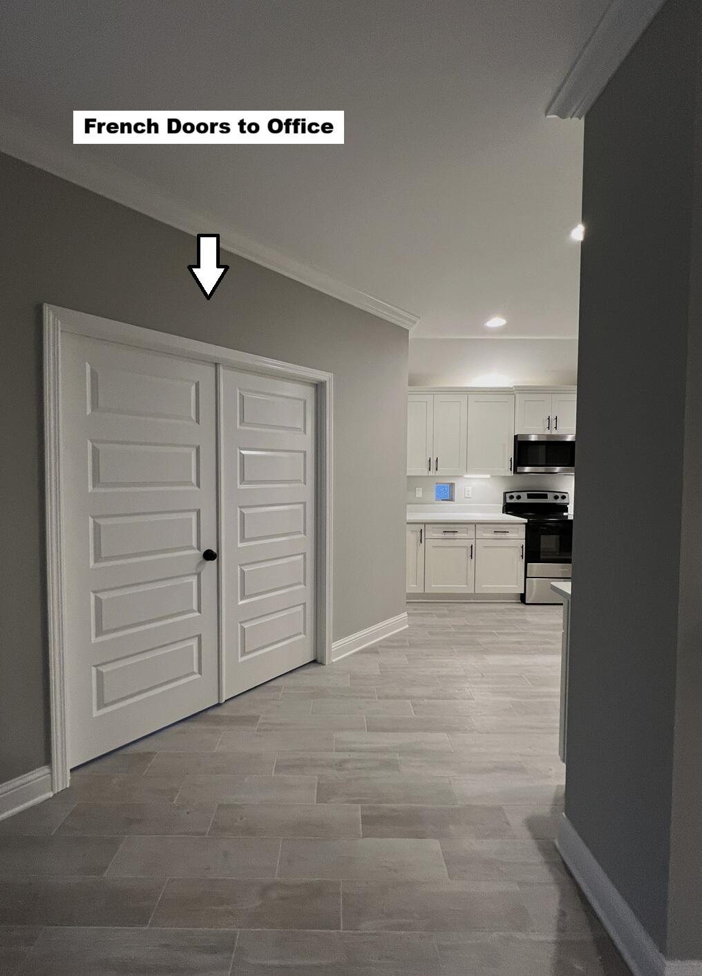 4644 Chanteuse Parkway Crestview, FL 32539 - Photo 25 of 34 a view of a kitchen with kitchen appliances and cabinets