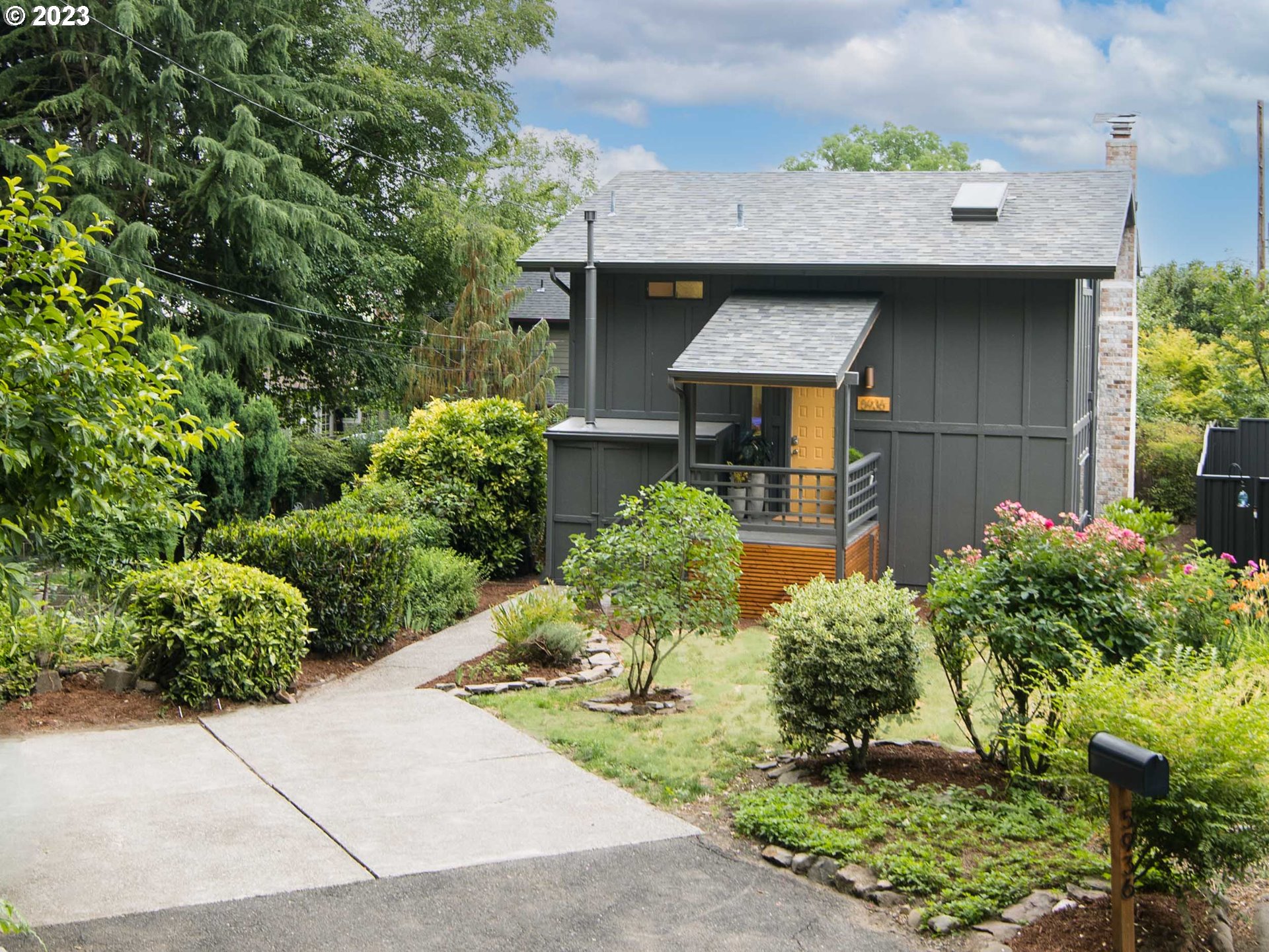 5936 South View Point Terrace Portland, OR 97239 - Photo 1 of 36 Gallery Image 1