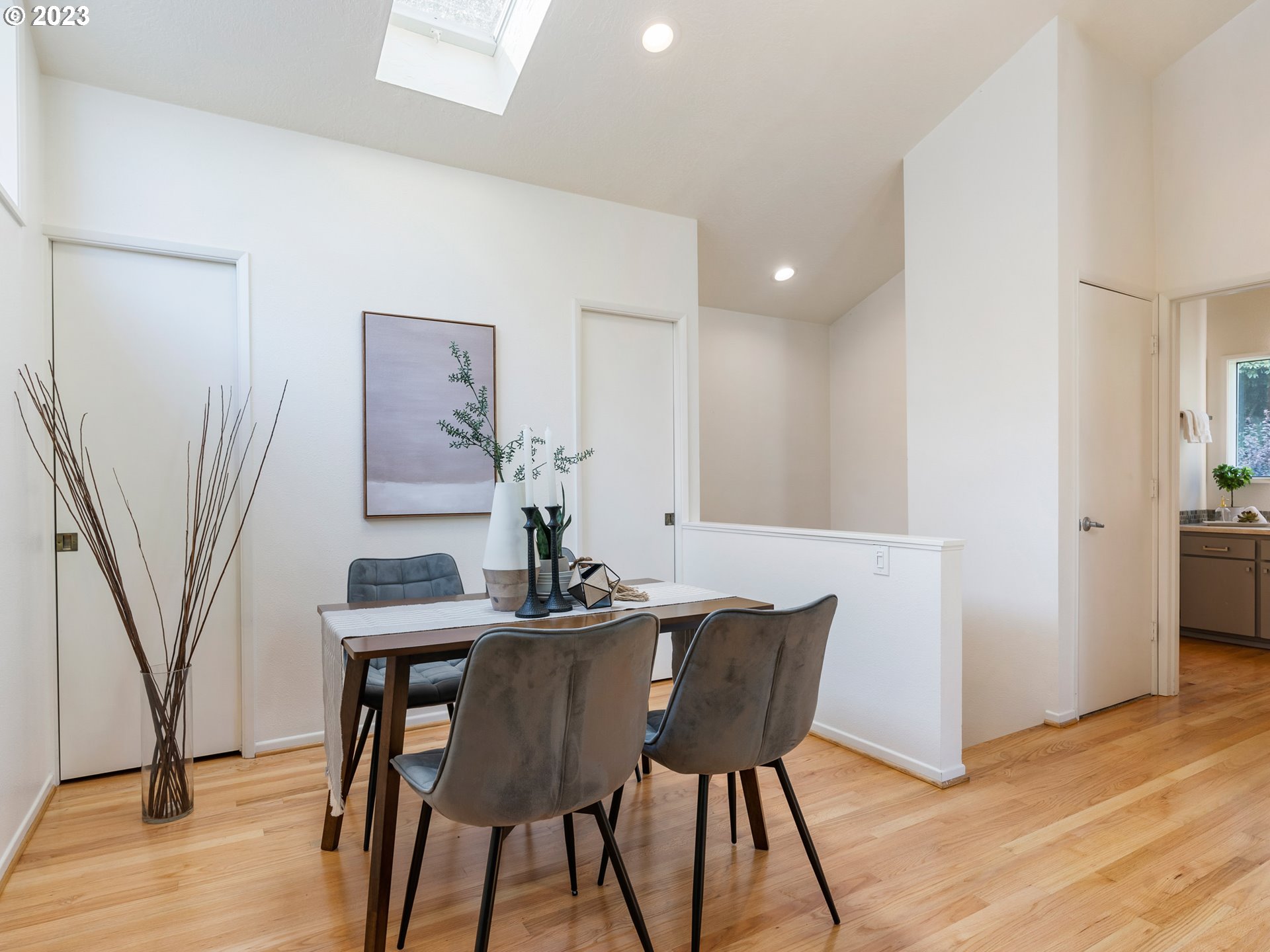 5936 South View Point Terrace Portland, OR 97239 - Photo 7 of 36 Gallery Image 7