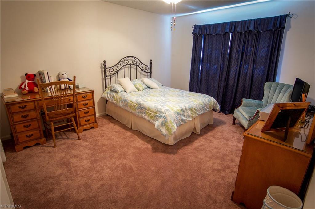 104 Hamilton Road Lexington, NC 27295 - Photo 14 of 29 Bedroom