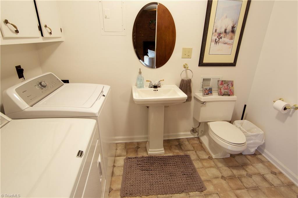 104 Hamilton Road Lexington, NC 27295 - Photo 21 of 29 Laundry