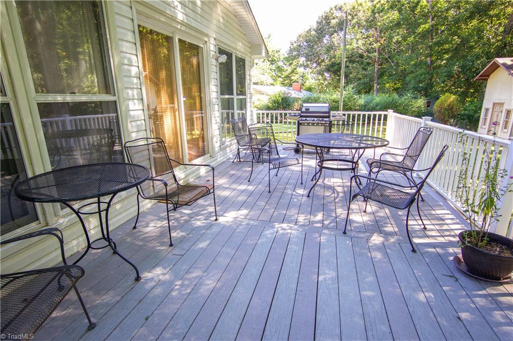104 Hamilton Road Lexington, NC 27295 - Photo 25 of 29 Deck