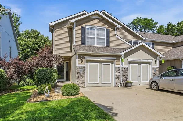 $231,000 | 517 Southwest Shadow Glen Drive, Blue Springs, MO 64015