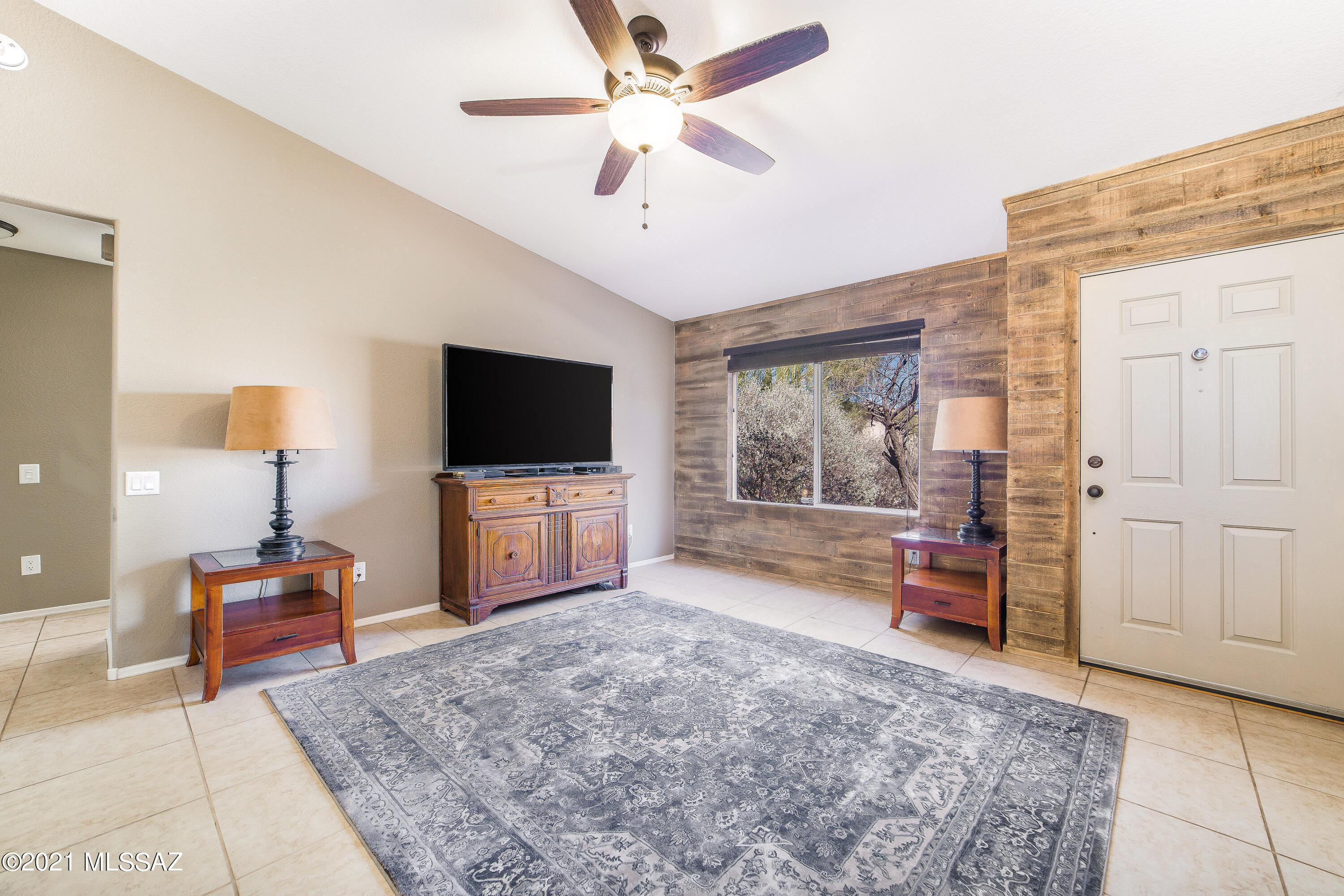 8697 North Golden Moon Way Tucson, AZ 85743 - Photo 3 of 14