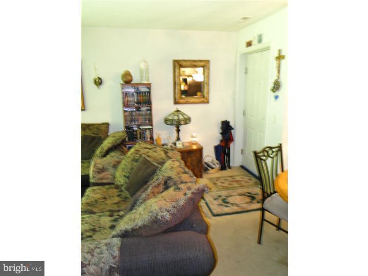 163 Natalie Road Delran, NJ 08075 - Photo 8 of 15 Living Room