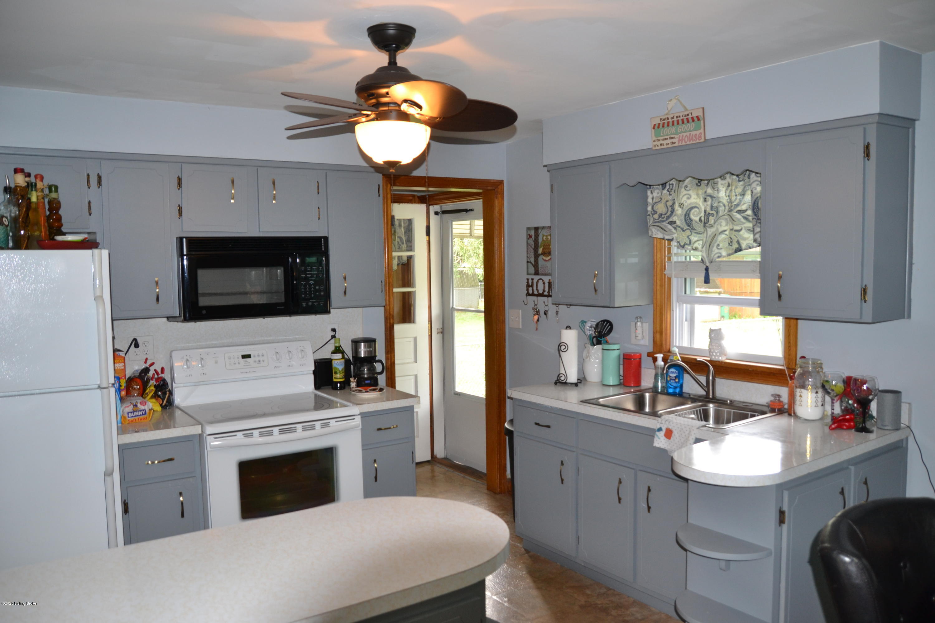 2704 Butler Road Louisville, KY 40216 - Photo 11 of 41 DSC_0022