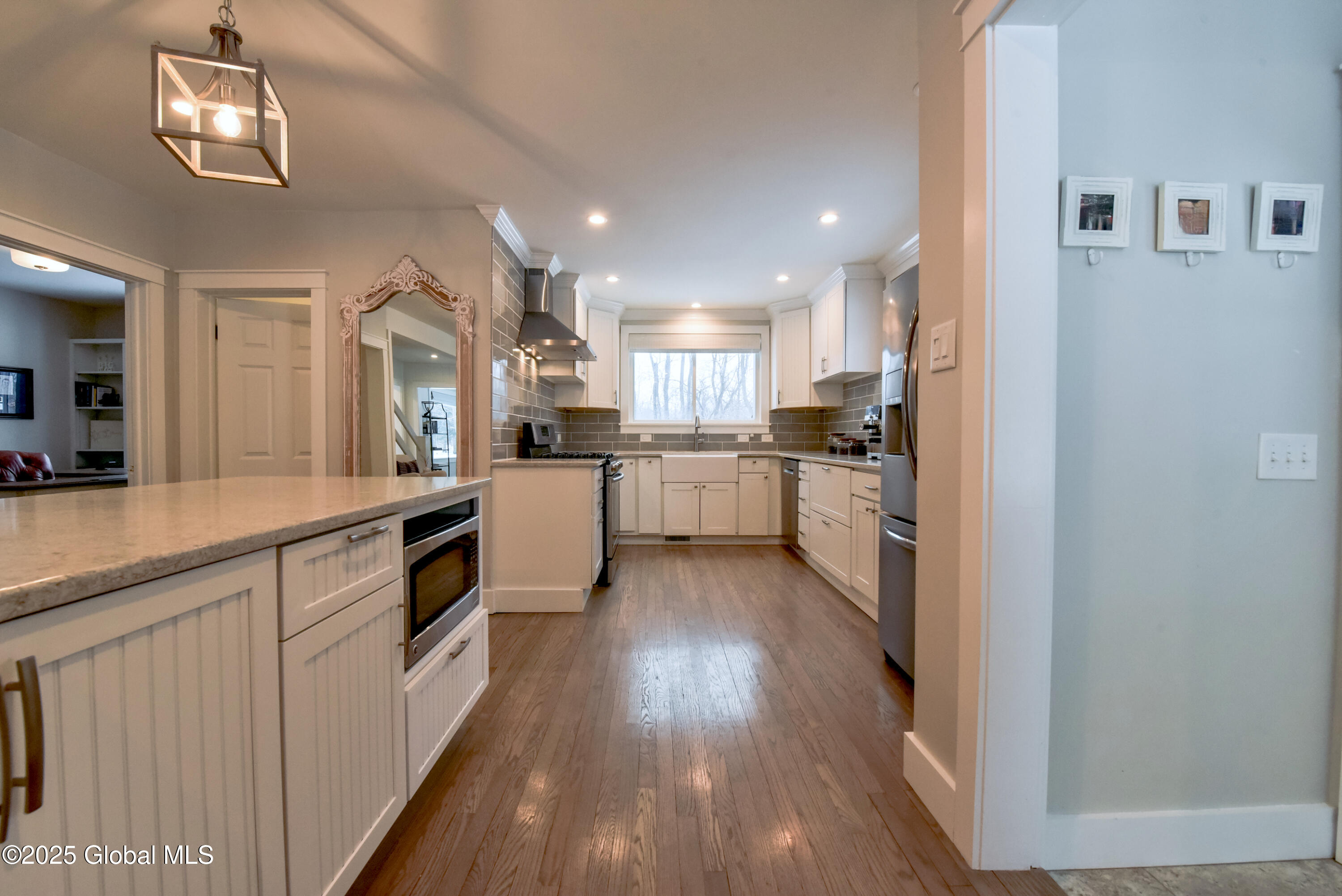 32 Sunnyside Road Scotia, NY 12302 - Photo 7 of 41 11