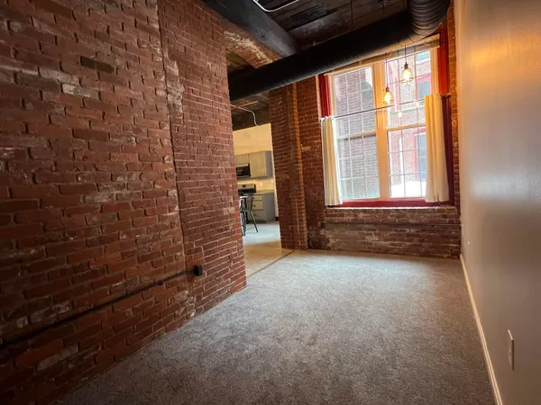 $299,000 | 470 Silver Street, Unit 113, Manchester, NH 03103