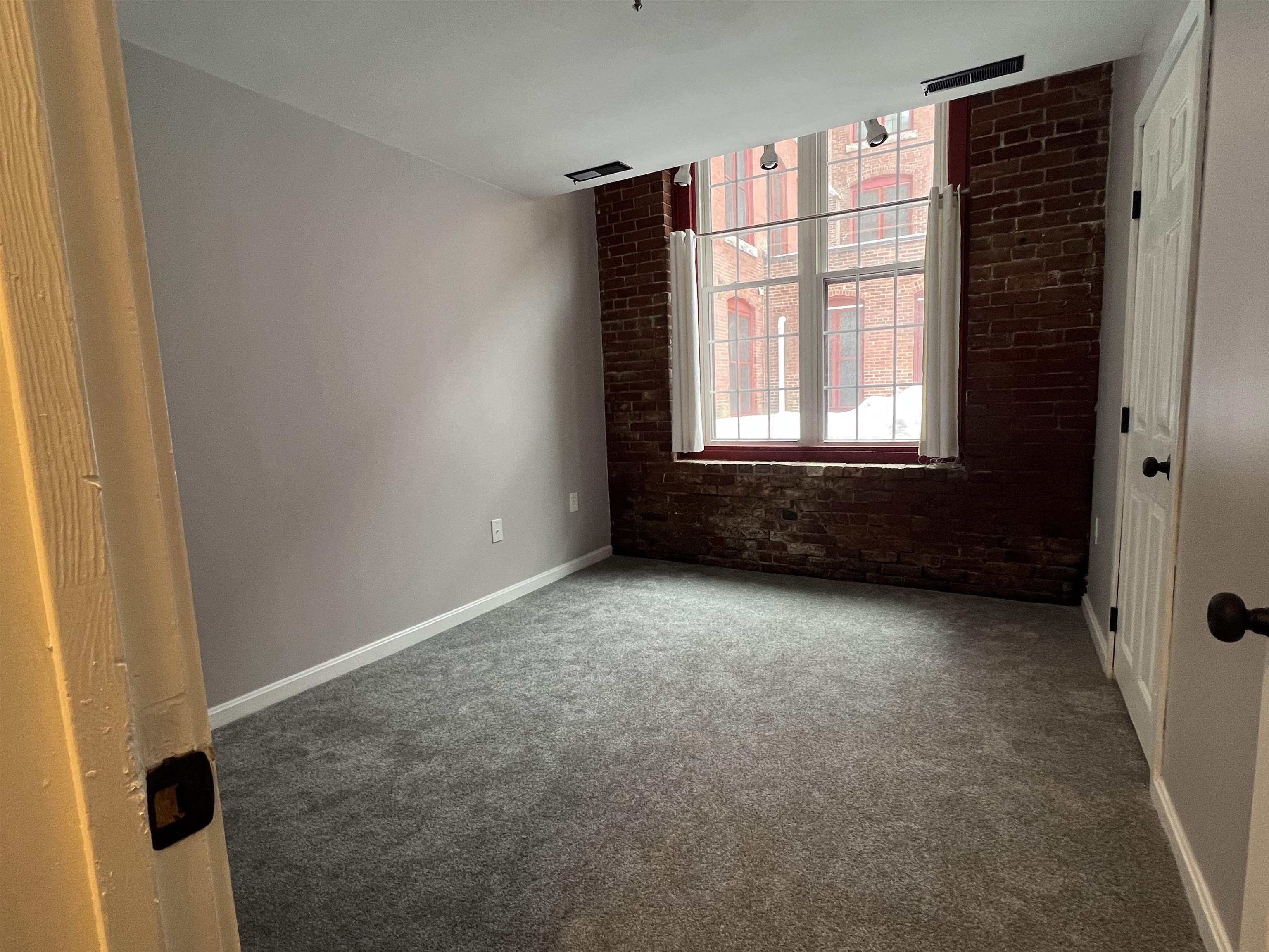 470 Silver Street, Unit 113 Manchester, NH 03103 - Photo 7 of 10