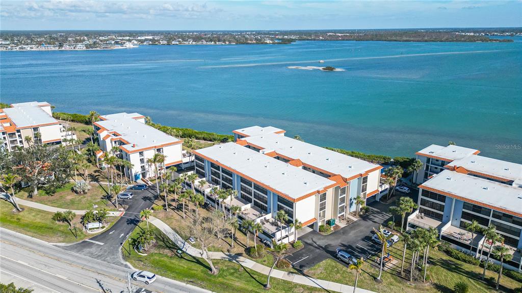 1651 Beach Road, Unit 408 Englewood, FL 34223 - Photo 5 of 46 Gallery Image 5