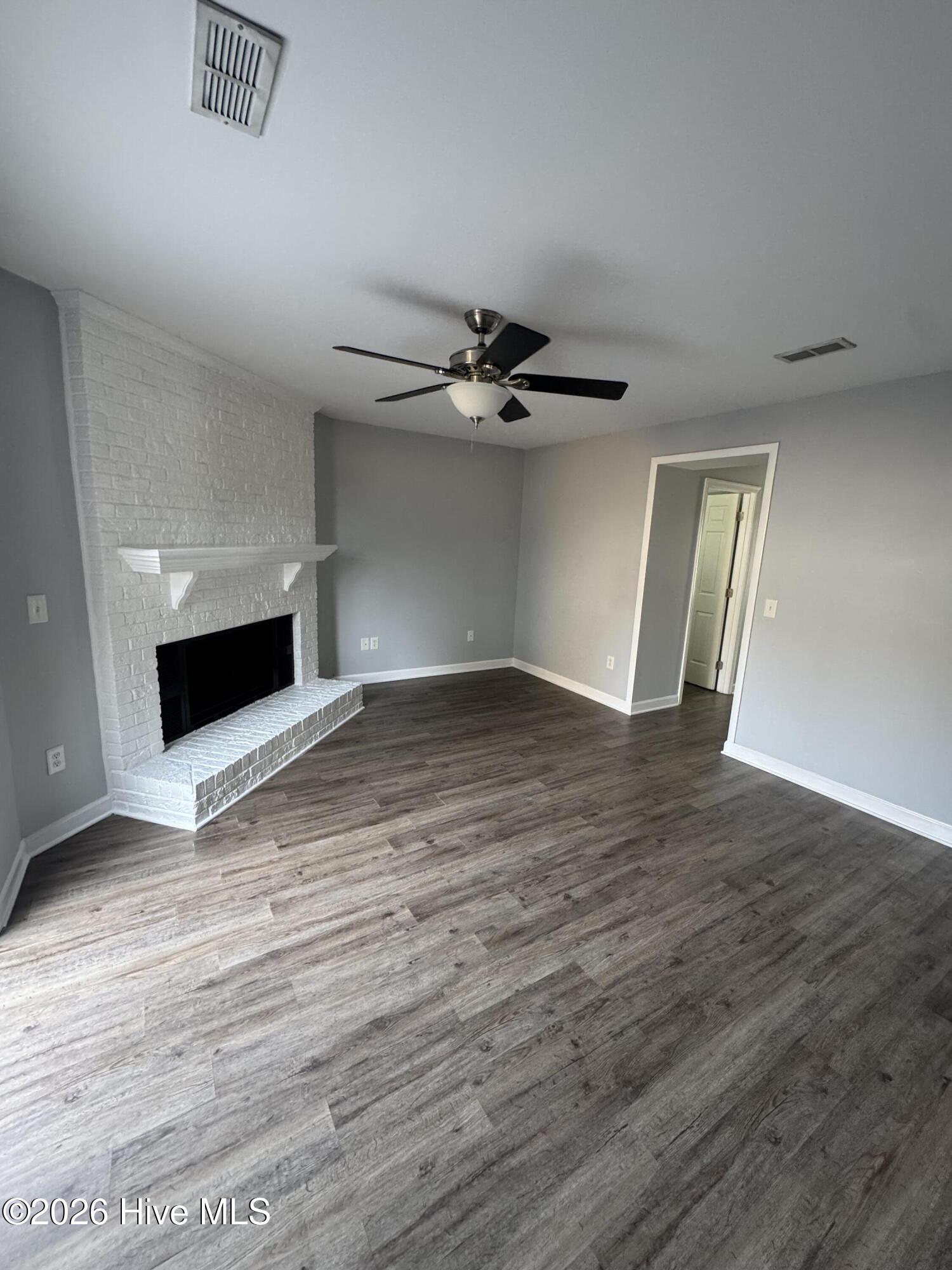 1864 Quail Ridge Road, Unit O Greenville, NC 27858 - Photo 6 of 20 Living Room view 2