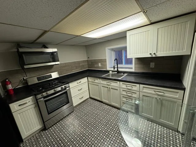 $1,200 | 2230 North Mulligan Avenue, Unit B, Chicago, IL 60639