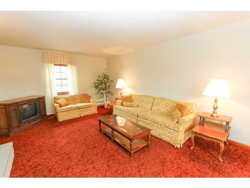 1175 Ridge Road Ambridge, PA 15003 - Photo 5 of 16 Living Room.
