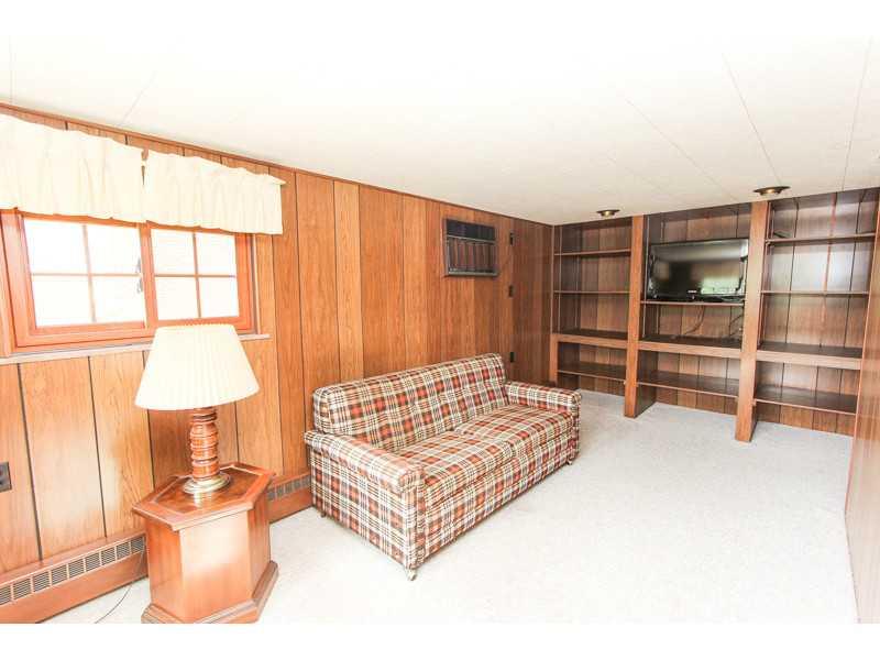 1175 Ridge Road Ambridge, PA 15003 - Photo 6 of 16 Family Room.