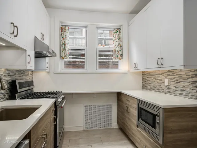 $525,000 | 509 West Aldine Avenue, Unit 1D, Chicago, IL 60657