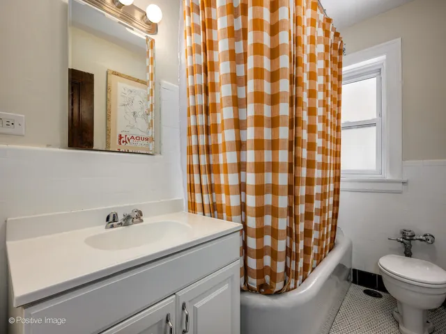 $525,000 | 509 West Aldine Avenue, Unit 1D, Chicago, IL 60657