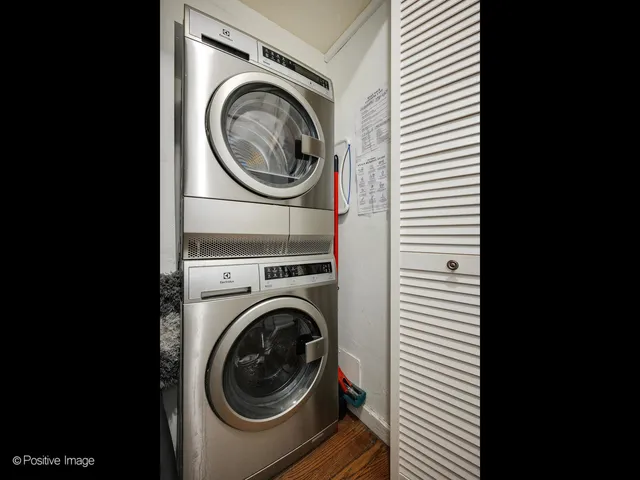 $525,000 | 509 West Aldine Avenue, Unit 1D, Chicago, IL 60657