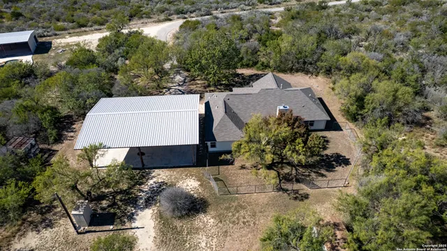 a view of an outdoor space with garden