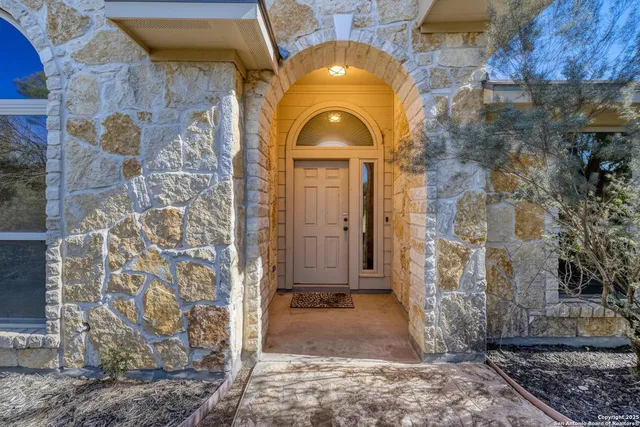 $595,000 | 1876 County Road 400, Uvalde, TX 78801