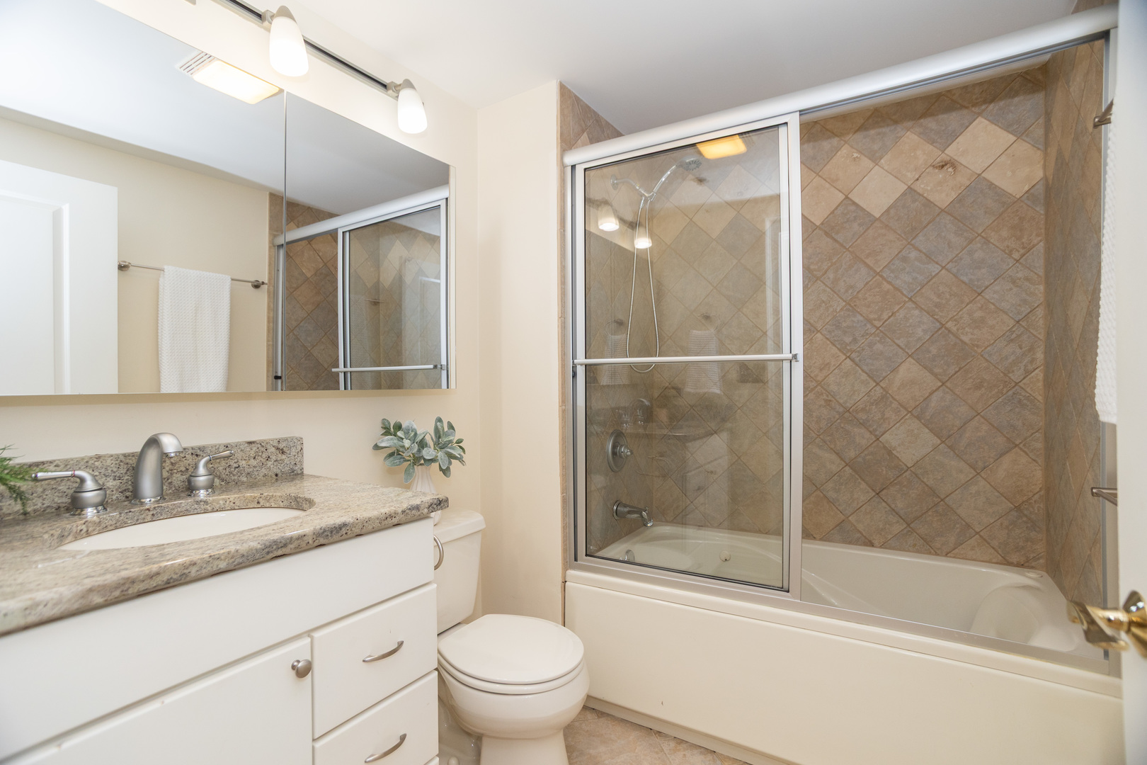 5230 North Kenmore Avenue, Unit 3C Chicago, IL 60640 - Photo 7 of 12