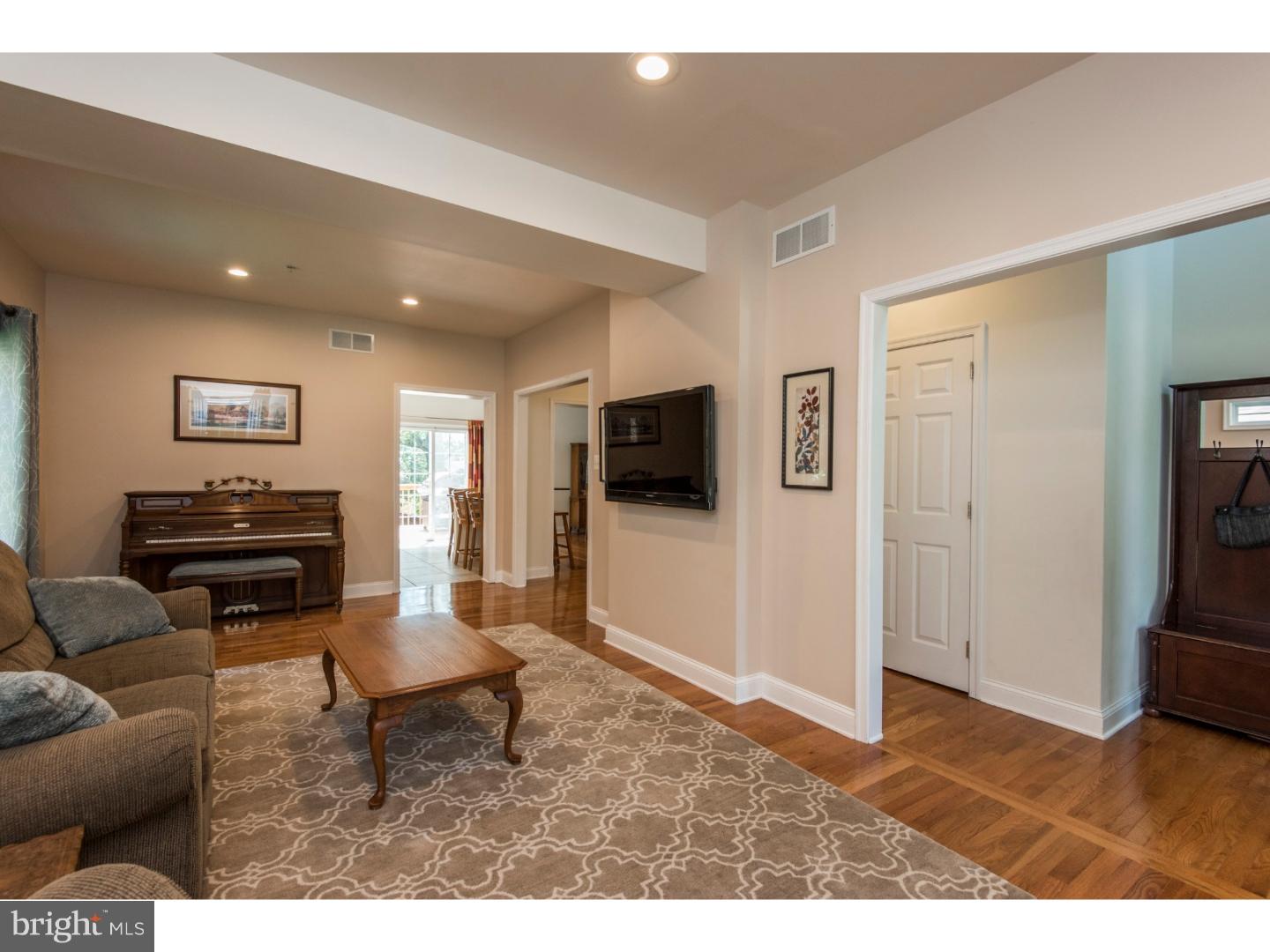 39 Barren Road Newtown Square, PA 19073 - Photo 5 of 25 Family Room