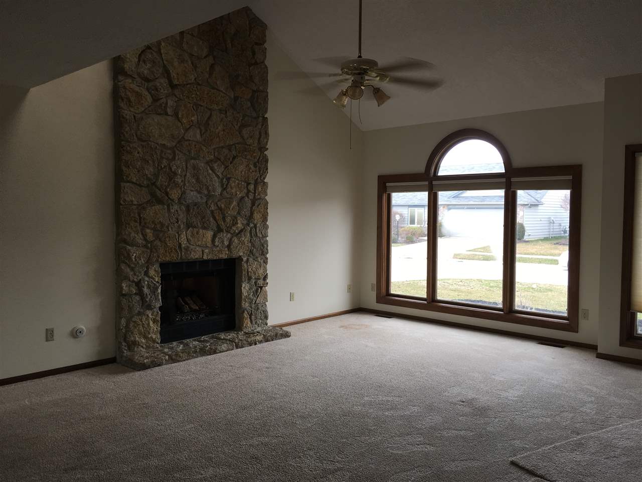 4816 Crystal Ridge Cove Fort Wayne, IN 46835 - Photo 4 of 23 Gallery Image 4