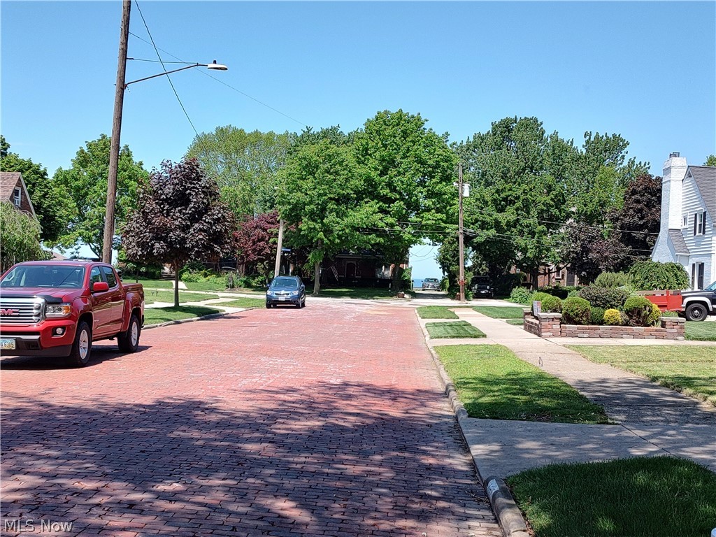 17918 Maplecliff Road Cleveland, OH 44119 - Photo 5 of 31 Gallery Image 5