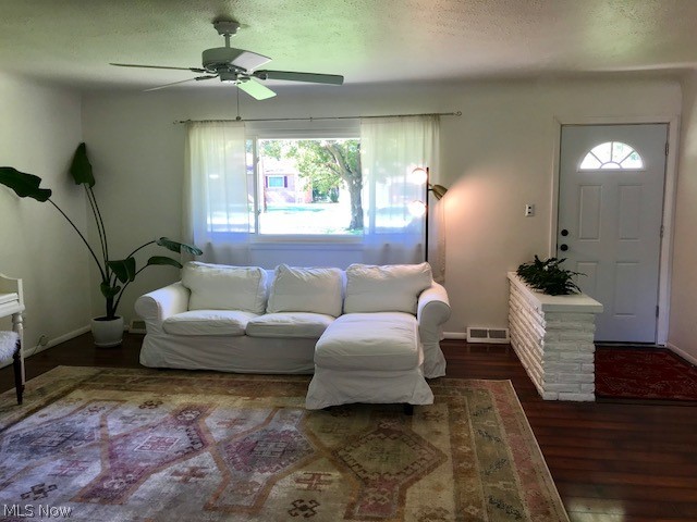 469 Harris Road Cleveland, OH 44143 - Photo 5 of 24 Gallery Image 5