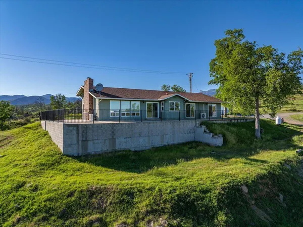 $405,000 | 12064 Platina Road, Igo, CA 96047