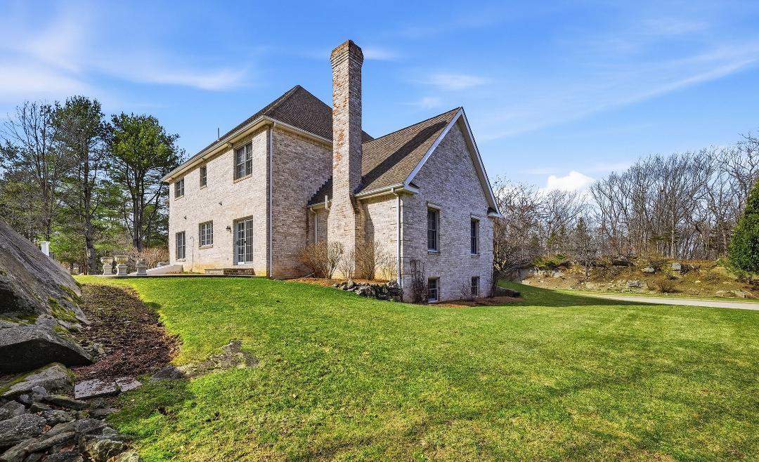 13 West Butterfly Way Lincoln, RI 02865 - Photo 11 of 49