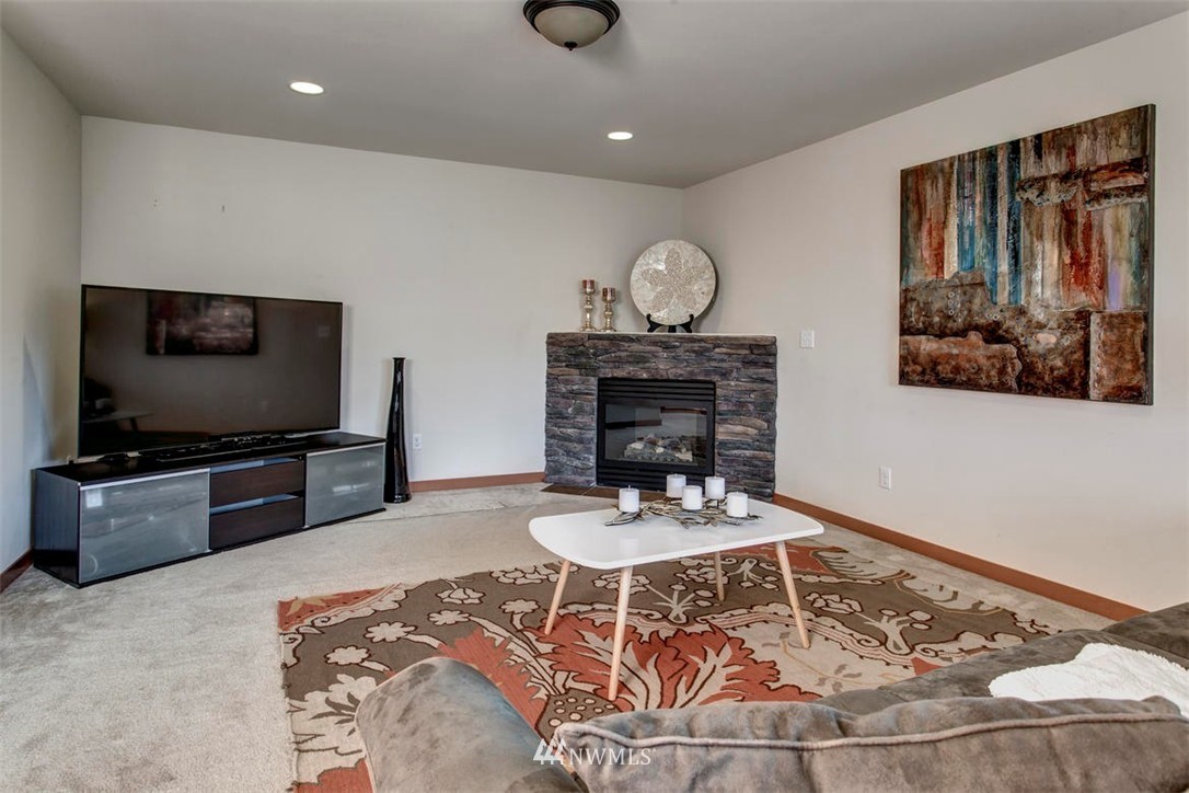 20812 10th Avenue Southeast Bothell, WA 98021 - Photo 12 of 24