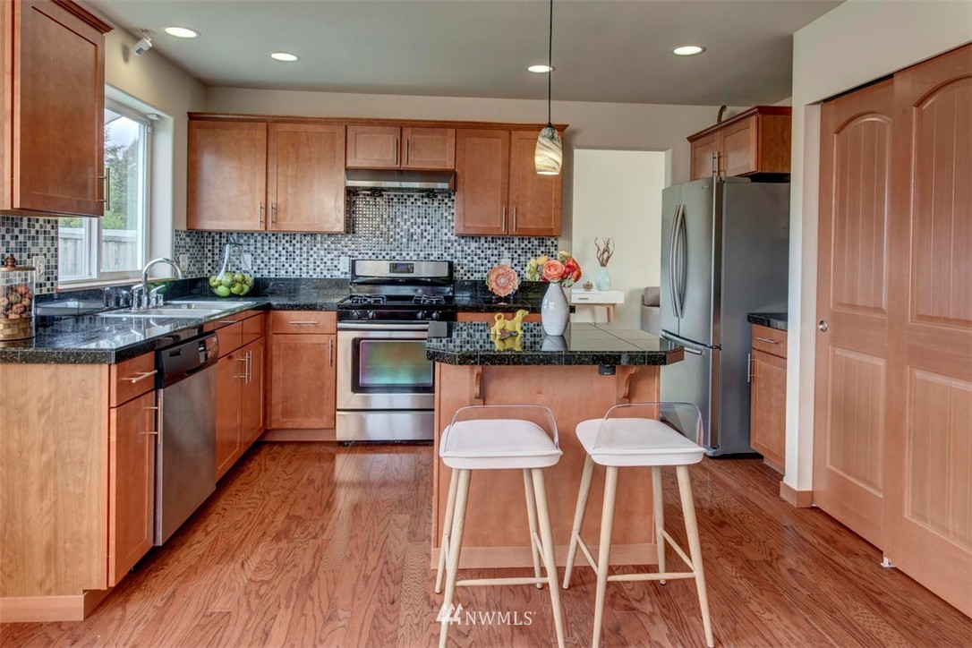 20812 10th Avenue Southeast Bothell, WA 98021 - Photo 3 of 24