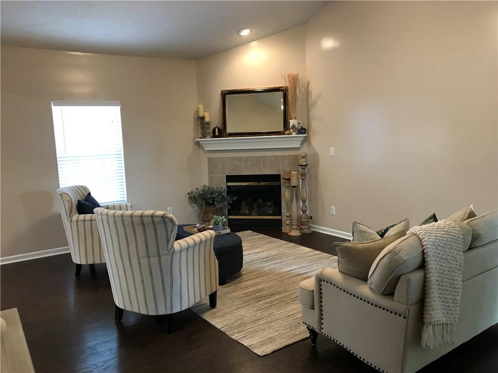 927 Planters Road Indianapolis, IN 46239 - Photo 4 of 44 Gallery Image 4