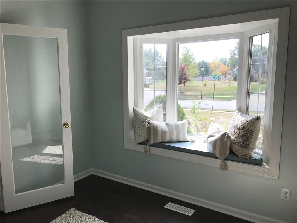 927 Planters Road Indianapolis, IN 46239 - Photo 6 of 44 Gallery Image 6