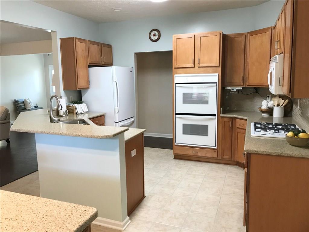 927 Planters Road Indianapolis, IN 46239 - Photo 8 of 44 Gallery Image 8