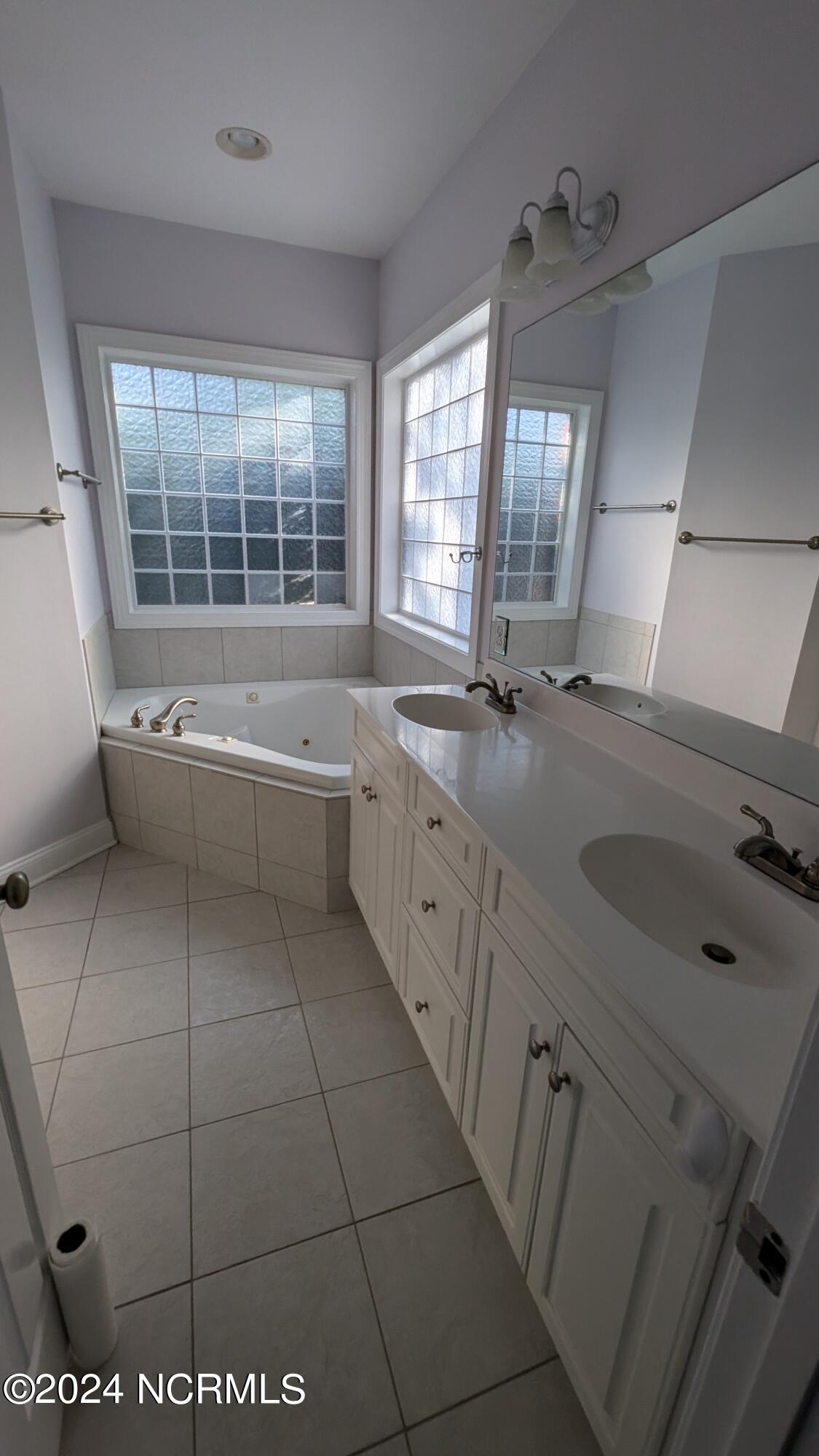 527 Wallington Road Wilmington, NC 28409 - Photo 12 of 20 PXL_20240829_212817061