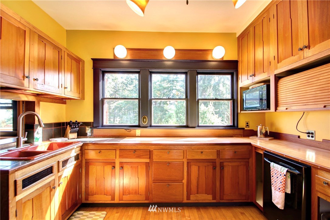 6241 South Shore Road Anacortes, WA 98221 - Photo 13 of 25 Gallery Image 13
