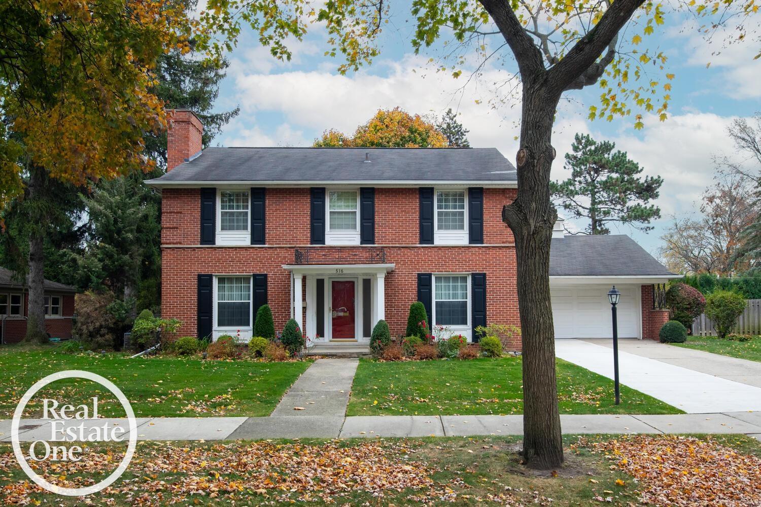 516 Thorntree Road Grosse Pointe Woods, MI 48236 - Photo 1 of 28