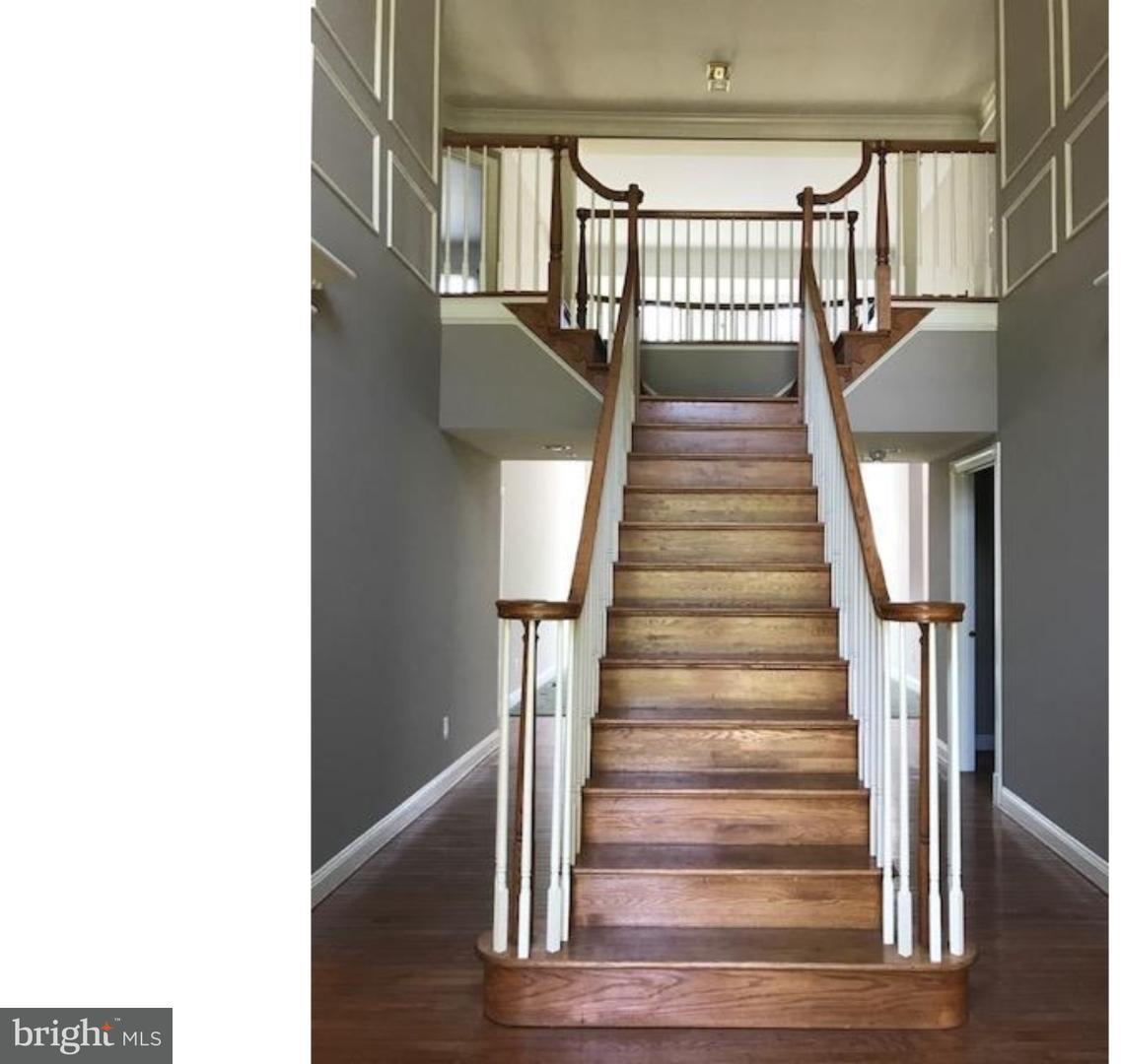 15 Kingston Road Media, PA 19063 - Photo 1 of 12 Foyer