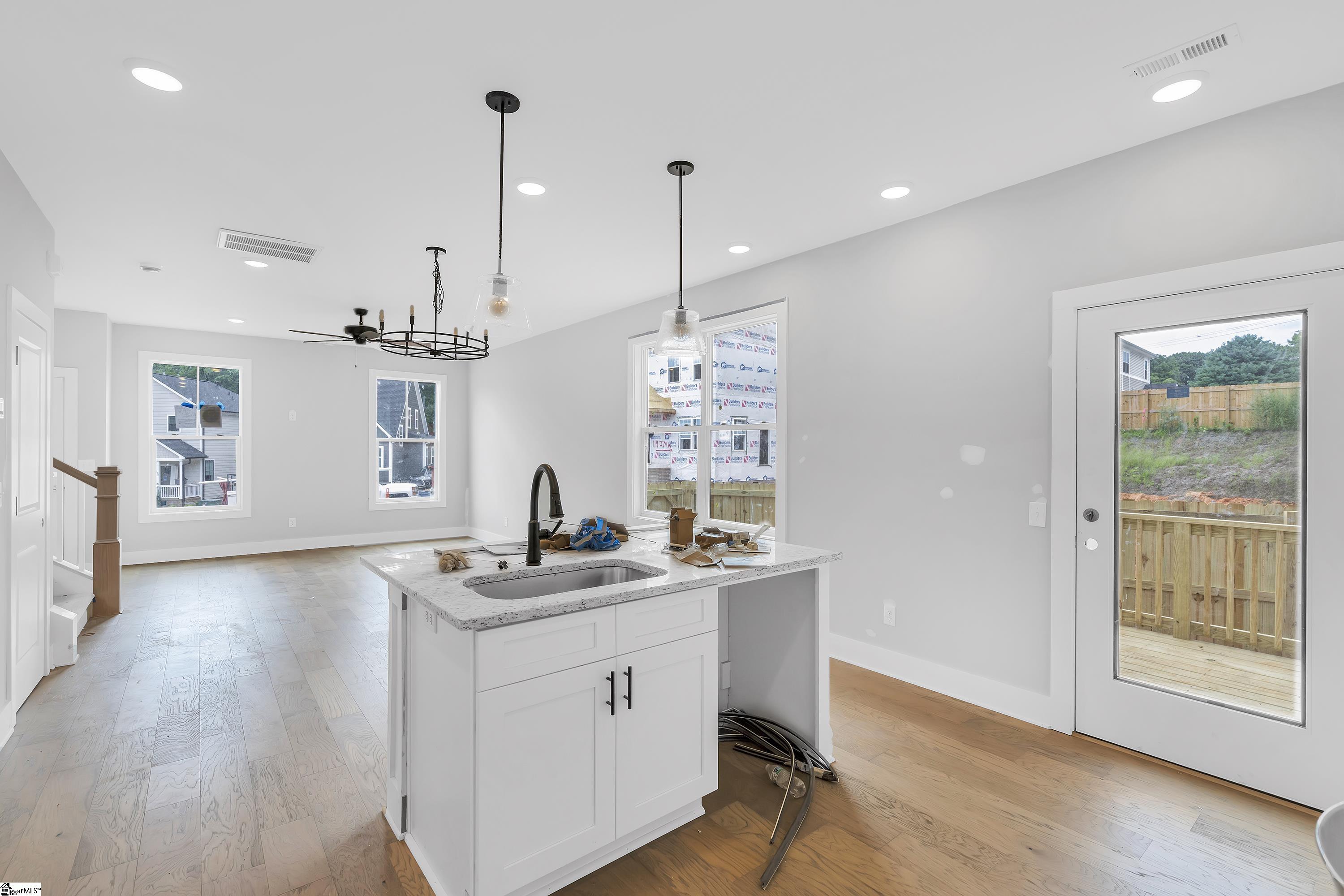 114 Joseph Mathis Way Greenville, SC 29607 - Photo 5 of 21 Gallery Image 5