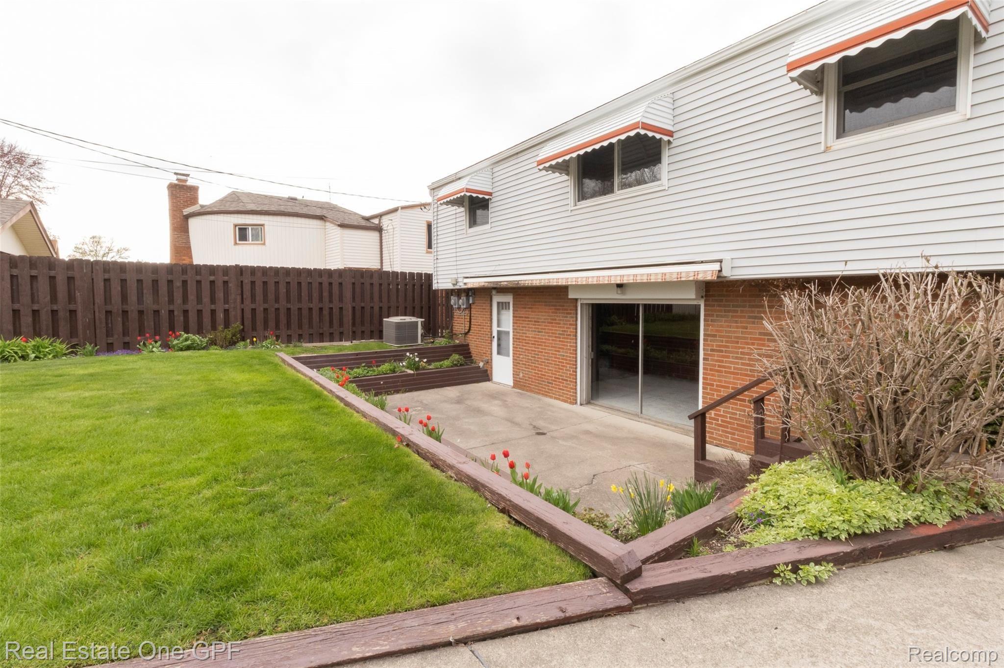 18210 Rainbow Road Fraser, MI 48026 - Photo 36 of 41 037- 18021 Rainbow Road - OnDemand Pix Photography.jpg