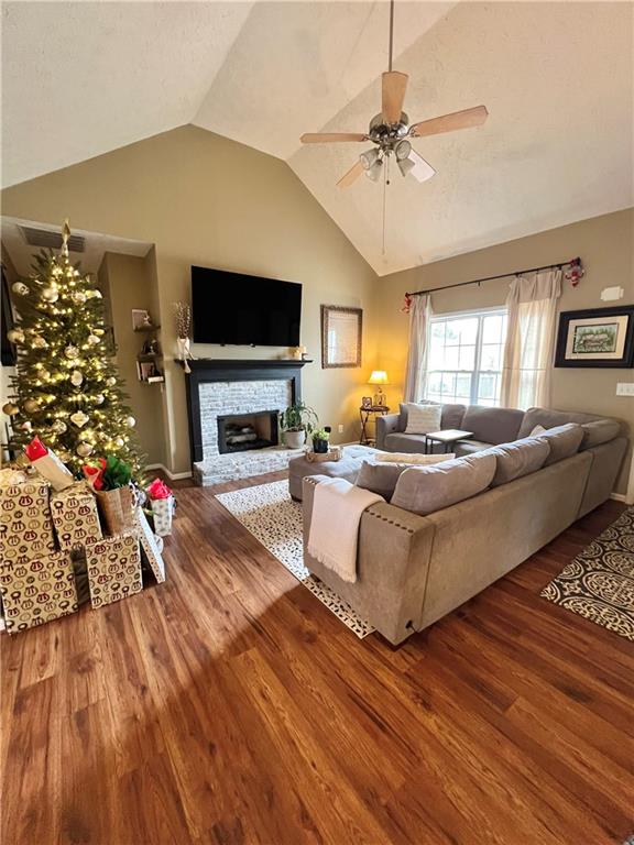 802 Hampton Way Canton, GA 30115 - Photo 4 of 5